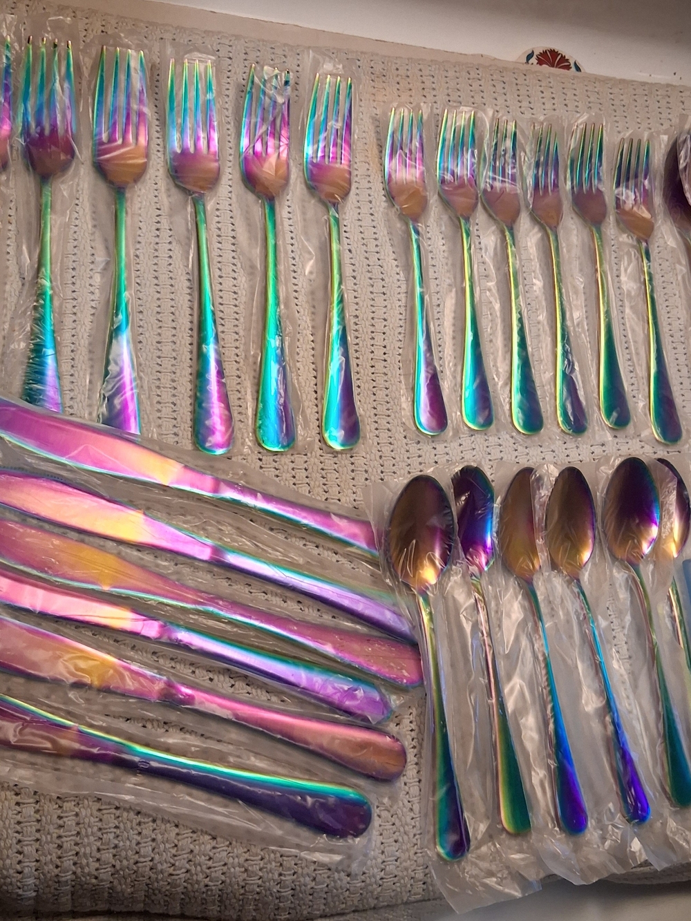VANDBAO Iridescent Rainbow Stainless Steel Flatware 30 PIECE SET!! (New)